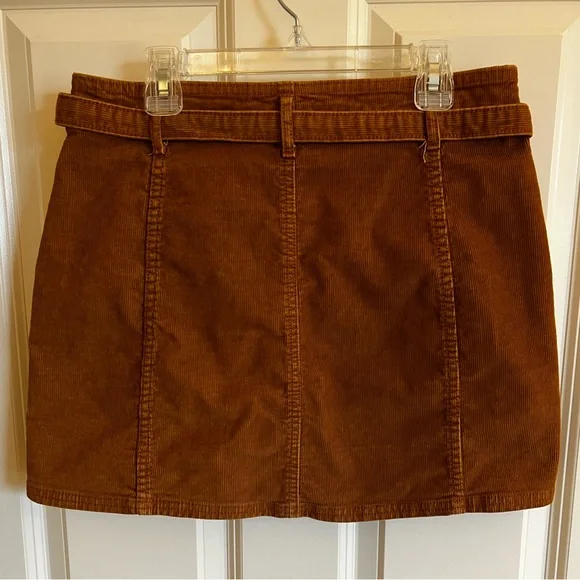 American Eagle High-Rise A-Line Corduroy Skirt in a Warm Spice Color, Size 4 - Picture 2 of 7